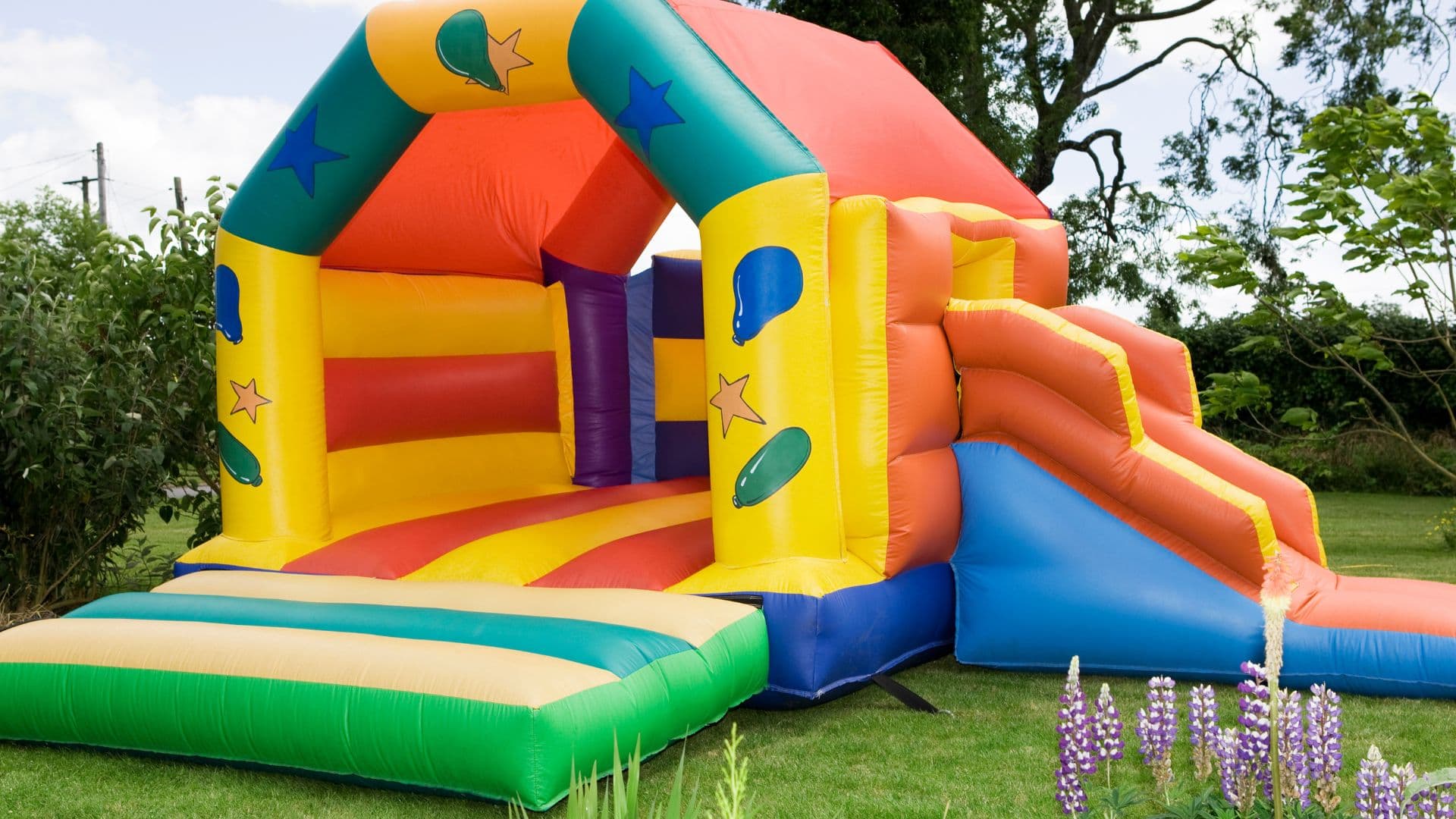 Bounce house rental photo